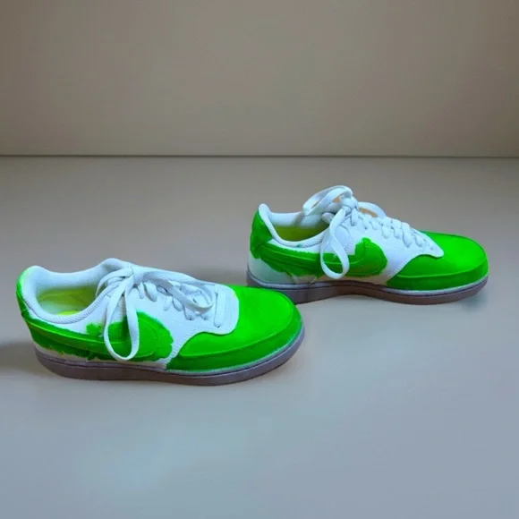 Nike Women’s Sneakers - Picture 5 of 8